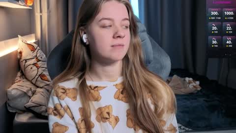 Snapshot of candy_meggie chatting on 02/03/25, 01:40 Megan online show from 02/03/25, 01:40