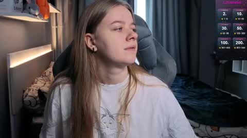 Snapshot of candy_meggie chatting on 02/10/25, 10:53 Megan online show from 02/10/25, 10:53