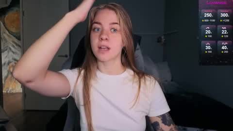 Snapshot of candy_meggie chatting on 09/16/25, 07:31 Megan online show from 09/16/25, 07:31