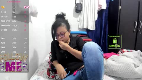 candy_val online show from 09/25/25, 07:01