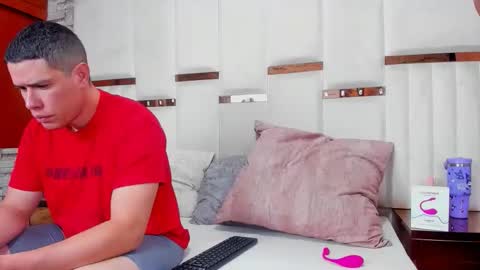 candyandsteven online show from 11/17/25, 02:39