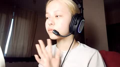 Snapshot of candyceisgrigg chatting on 04/16/26, 03:24 Mia online show from 04/16/26, 03:24