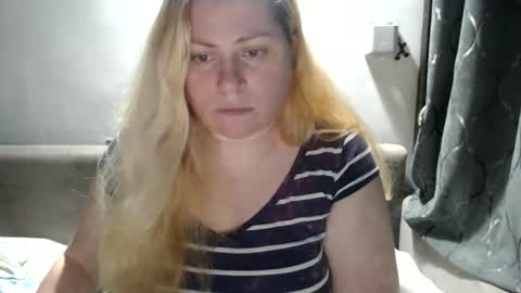 Laura online show from 02/12/25, 05:37