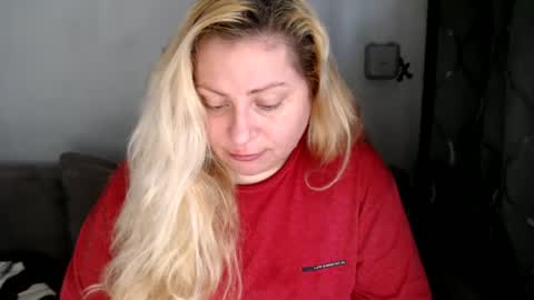 Laura online show from 02/25/25, 07:52