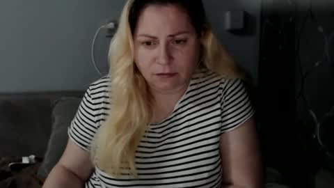 Laura online show from 09/16/25, 04:52