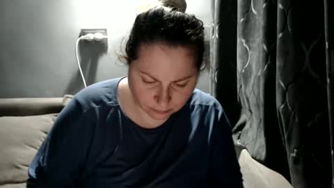 Laura online show from 02/12/26, 08:48