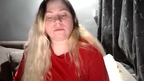 Laura online show from 03/08/26, 02:04