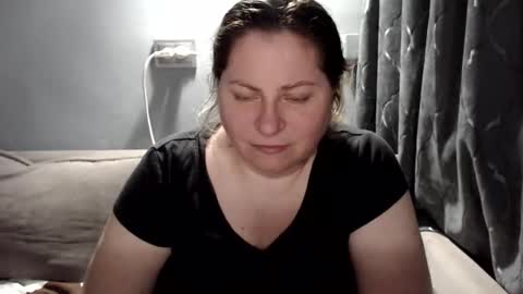 Laura online show from 03/12/26, 07:53