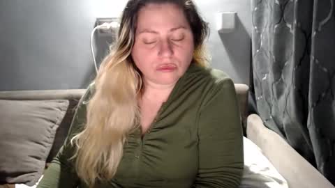 Laura online show from 03/28/26, 04:45