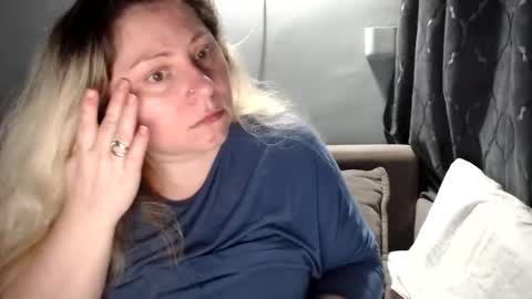 Laura online show from 04/07/26, 07:03