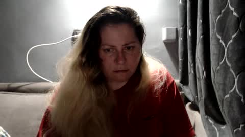Laura online show from 05/12/26, 10:07