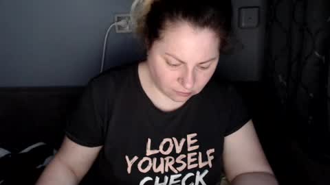 Snapshot of candycream74 chatting on 06/28/26, 01:28 Laura online show from 06/28/26, 01:28