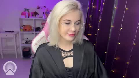 You can call me HH online show from 10/21/25, 07:25