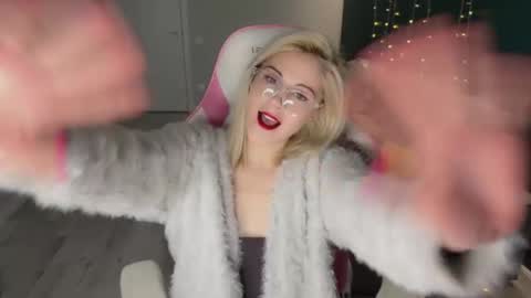 You can call me HH online show from 03/28/26, 05:45