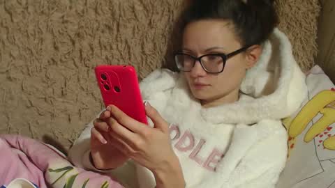 say meow and send tip  online show from 12/28/24, 08:04