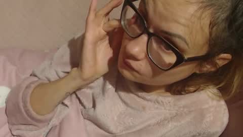 say meow and send tip  online show from 11/12/25, 07:13