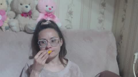 Snapshot of candylady136 chatting on 04/23/26, 10:47 say meow and send tip online show from 04/23/26, 10:47
