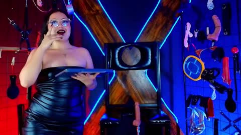 candyqueen_bdsm_ online show from 02/06/26, 04:06