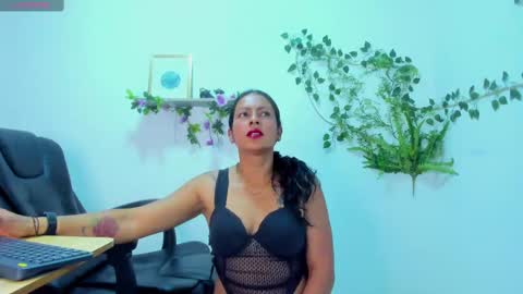 canelaa___ online show from 10/22/25, 04:40