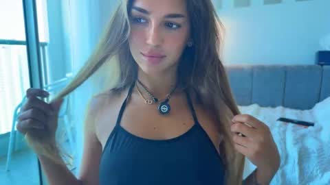 Caroline online show from 11/30/25, 01:09