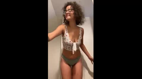     online show from 01/05/25, 06:13