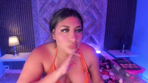GABRIELA LOPEZ online show from 02/12/25, 04:01