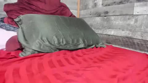 canuk1983 online show from 02/10/26, 10:14