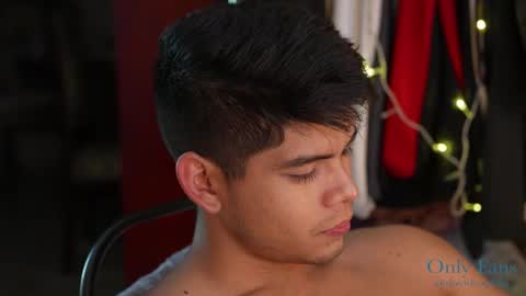 Snapshot of capizzi_ chatting on 12/21/24, 06:09 David Capizzi online show from 12/21/24, 06:09