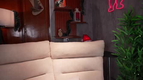 Snapshot of capizzi_ chatting on 12/15/25, 05:06 David Capizzi online show from 12/15/25, 05:06