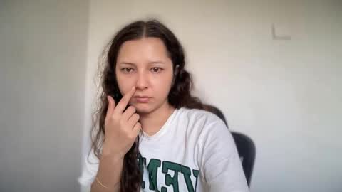 Emma online show from 09/10/25, 07:08