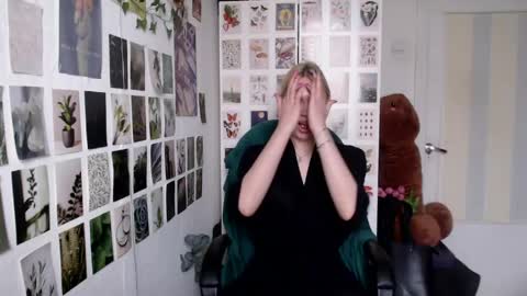 Snapshot of capricious00scorpio chatting on 04/15/26, 11:17 Capricious Scorpio Afa online show from 04/15/26, 11:17