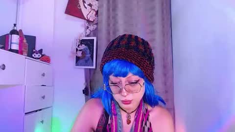 Snapshot of caraenaranja chatting on 11/12/25, 02:56 Amy online show from 11/12/25, 02:56