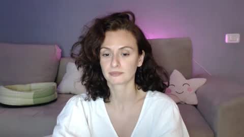 Snapshot of carakat chatting on 01/14/25, 11:27 carakat online show from 01/14/25, 11:27