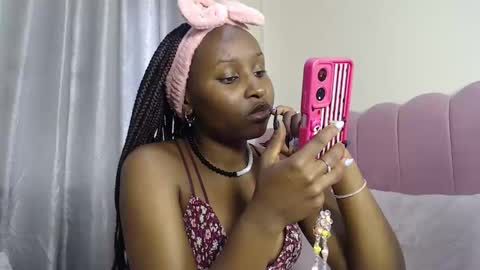 Snapshot of caramel_chocolate01 chatting on 10/23/25, 09:08 caramel online show from 10/23/25, 09:08