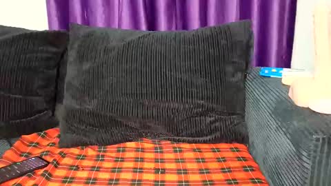 Snapshot of caramel_drip1 chatting on 02/11/26, 12:37 caramel_drip1 online show from 02/11/26, 12:37