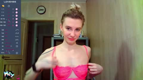 caramel online show from 10/19/25, 02:40