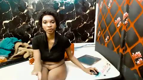 caramelminxx_ online show from 06/24/26, 07:29
