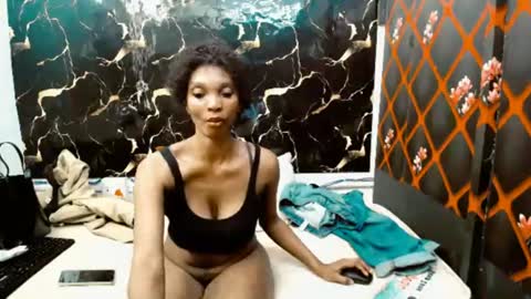 caramelminxx_ online show from 06/27/26, 07:46