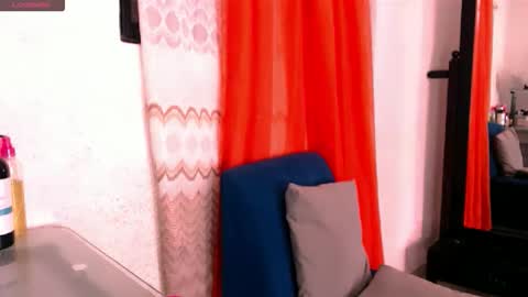 Snapshot of caramelo945256 chatting on 05/19/26, 06:36 LILI online show from 05/19/26, 06:36