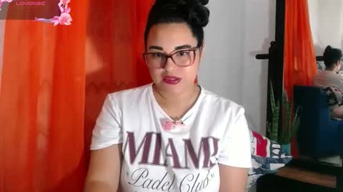 Snapshot of caramelo945256 chatting on 06/03/26, 11:21 LILI online show from 06/03/26, 11:21