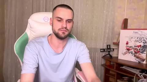 Snapshot of cari_2you chatting on 11/30/25, 07:29 Cari online show from 11/30/25, 07:29