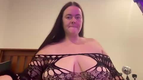carinabro10 online show from 06/28/26, 08:53
