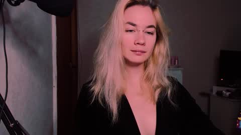 Carin online show from 09/19/25, 04:03