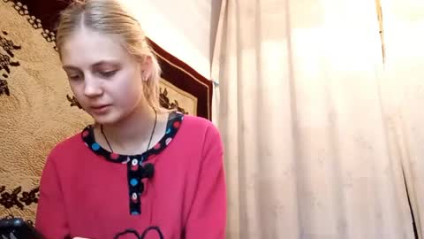 Kira online show from 04/22/26, 02:47