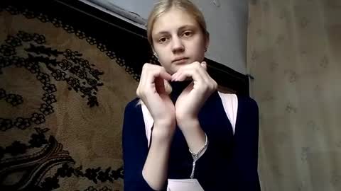 Kira online show from 05/05/26, 03:14