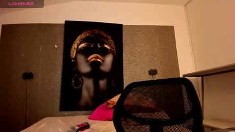 Snapshot of carla_and_robert chatting on 12/07/24, 06:32 carla and robert online show from 12/07/24, 06:32