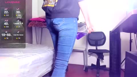 Snapshot of carla_and_robert chatting on 12/21/24, 07:56 carla and robert online show from 12/21/24, 07:56