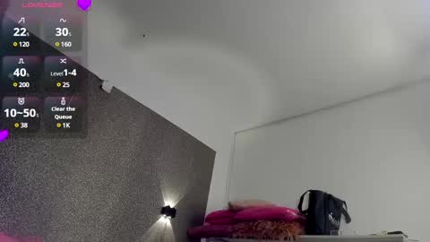 Snapshot of carla_and_robert chatting on 12/29/24, 11:29 carla and robert online show from 12/29/24, 11:29