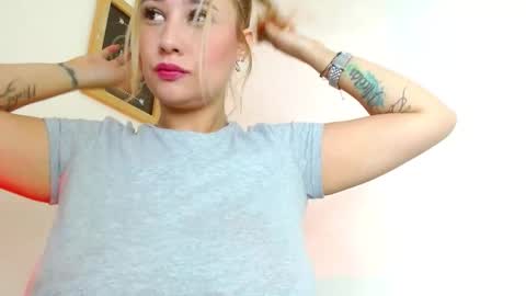 Snapshot of carla_beer chatting on 09/19/25, 12:06 Carla online show from 09/19/25, 12:06