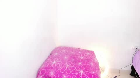 Snapshot of carla_morrinson2 chatting on 12/19/25, 09:22 carla_morrinson2 online show from 12/19/25, 09:22